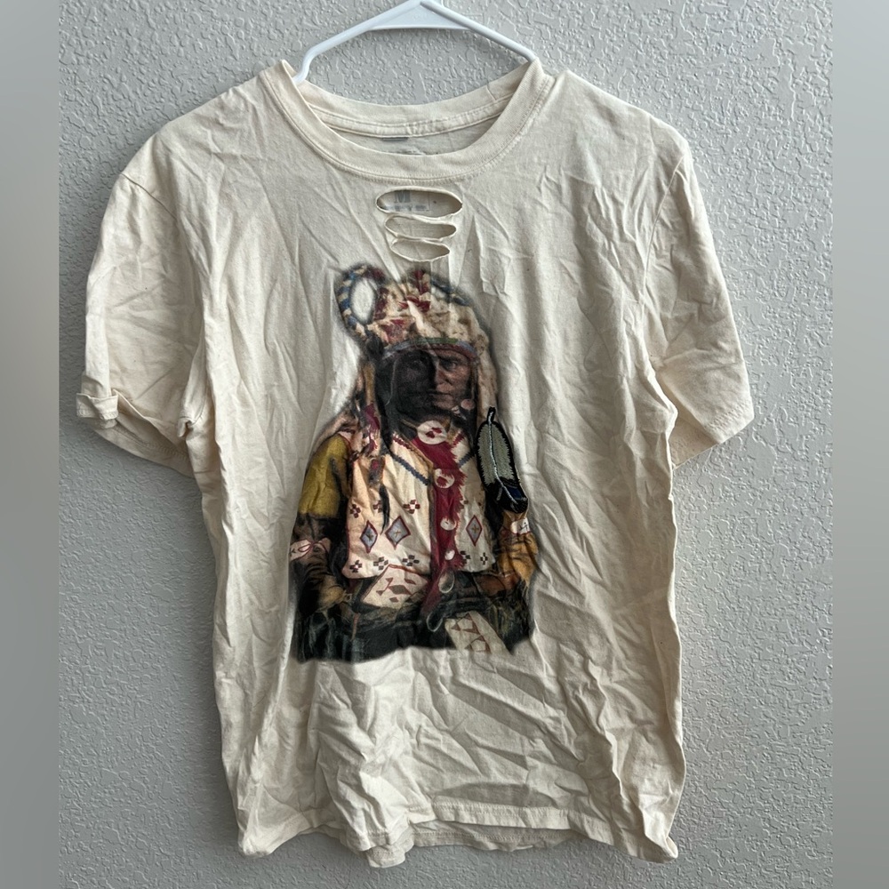 Gina Tees Native American Distressed Tee Size Medium